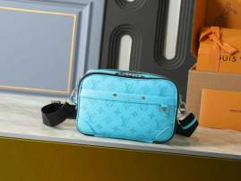 Picture of Louis Vuitton Mens Bags _SKUfw236445564fw